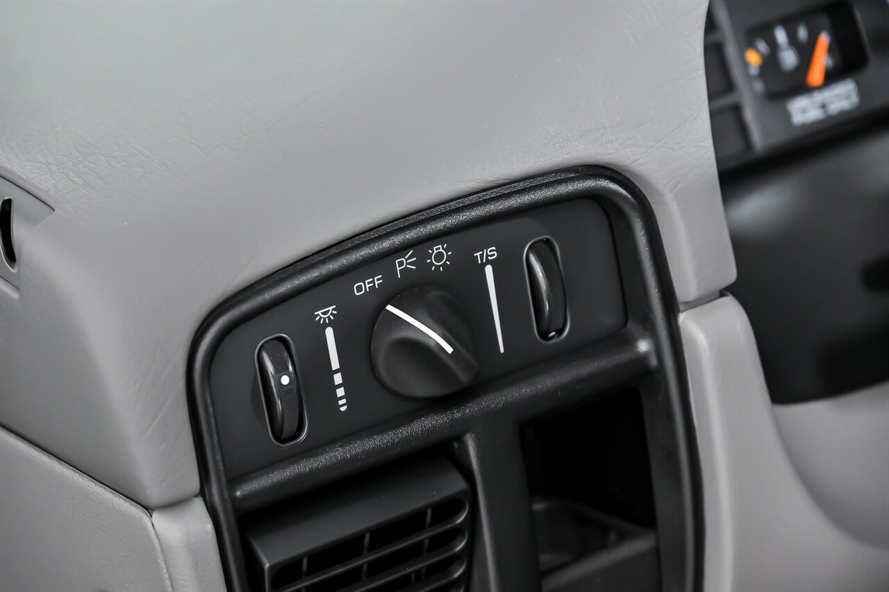 Used 1994 Chevrolet Impala SS RWD image 23