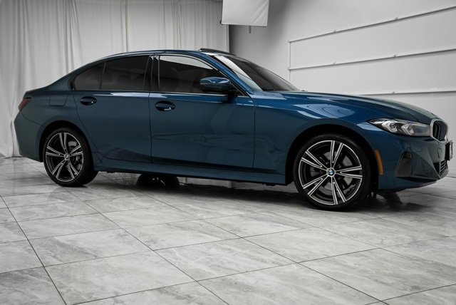 Used 2023 BMW 330i xDrive Sedan w/ Premium Package image 2