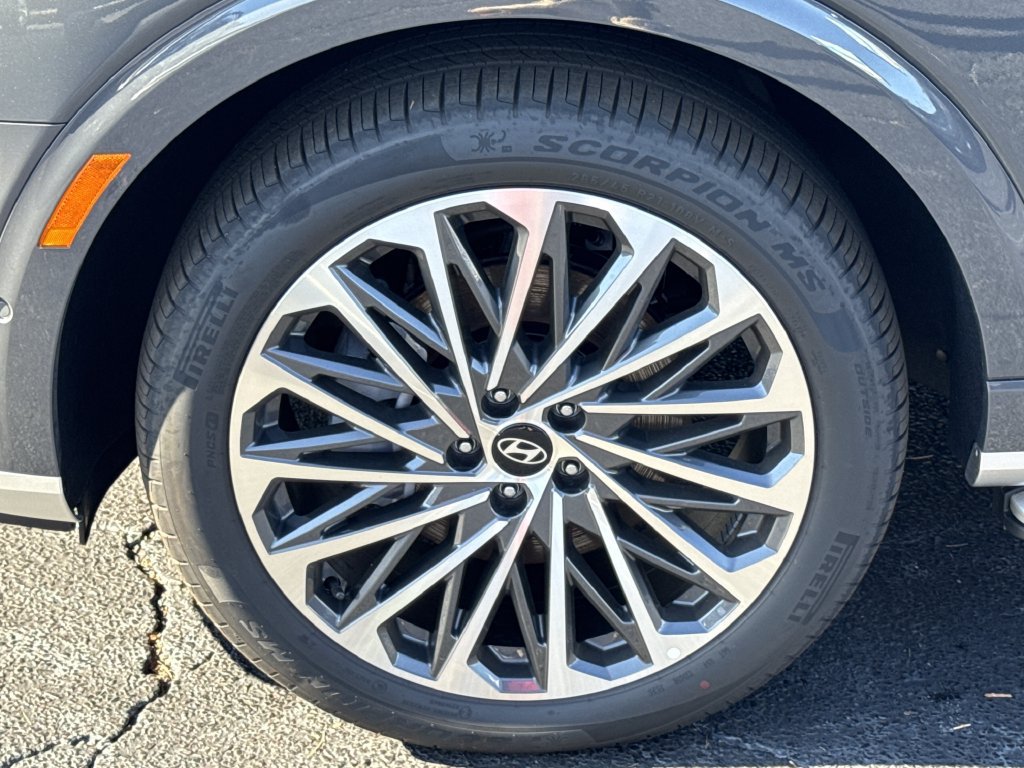 Used 2026 Hyundai Palisade Calligraphy FWD image 11