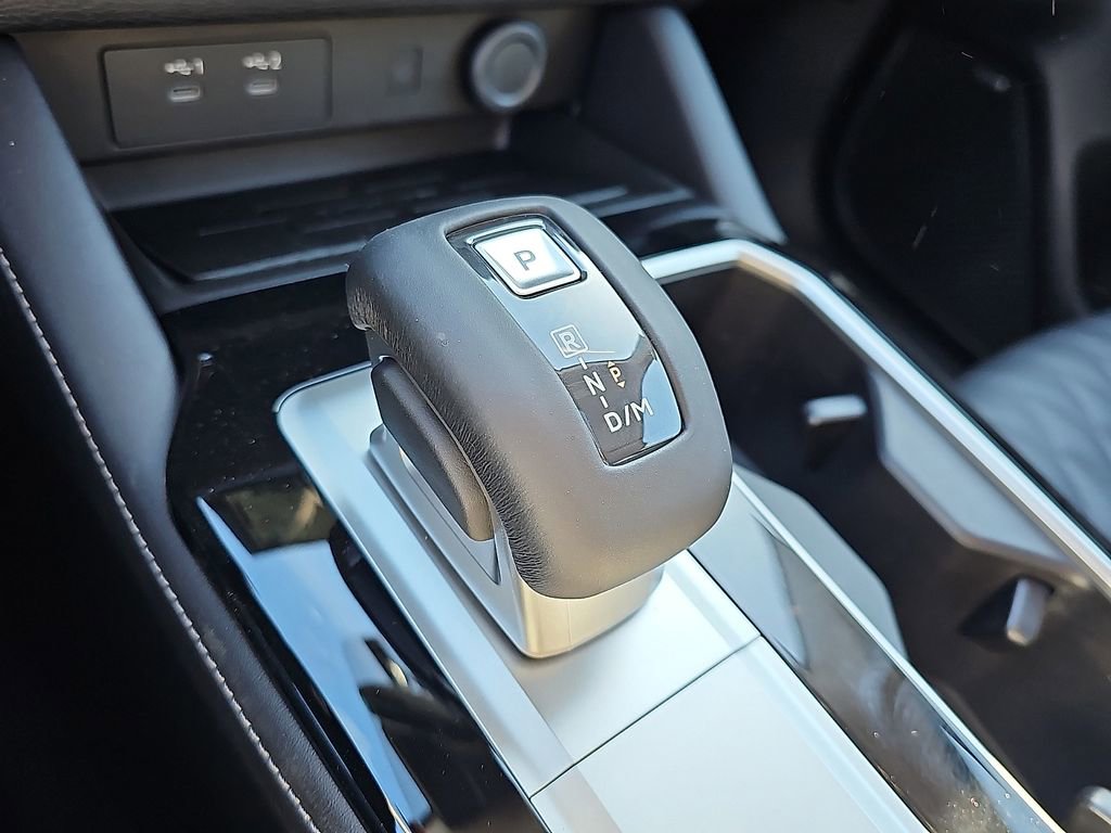 New 2026 Mitsubishi Outlander SEL image 11