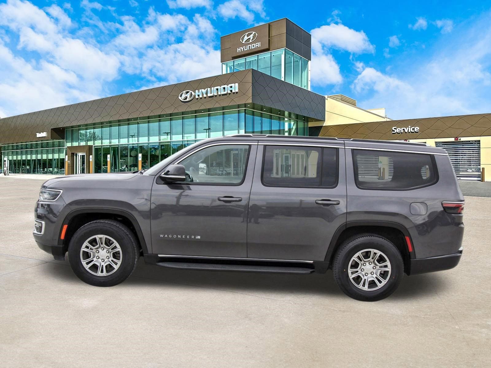 Used 2023 Jeep Wagoneer 2WD image 9