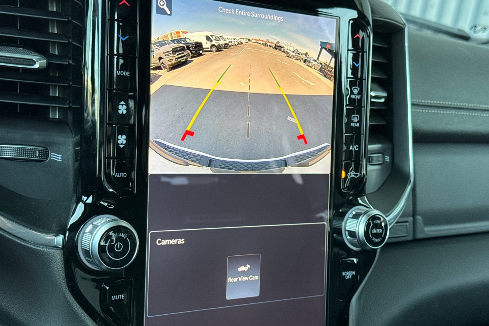 New 2026 RAM 1500 Laramie AWD/4WD image 18