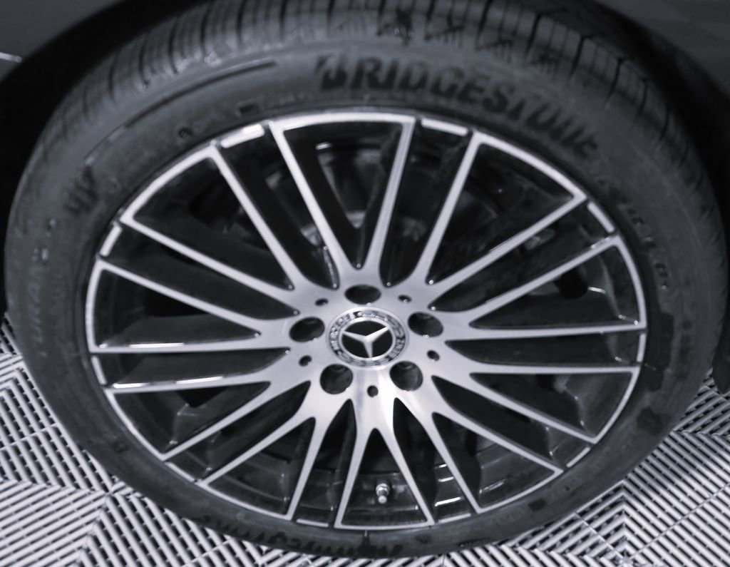 Certified 2026 Mercedes-Benz C 300 4MATIC Sedan image 7