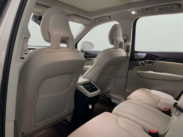 Used 2018 Volvo XC90 T6 Momentum w/ Convenience Package AWD/4WD image 43