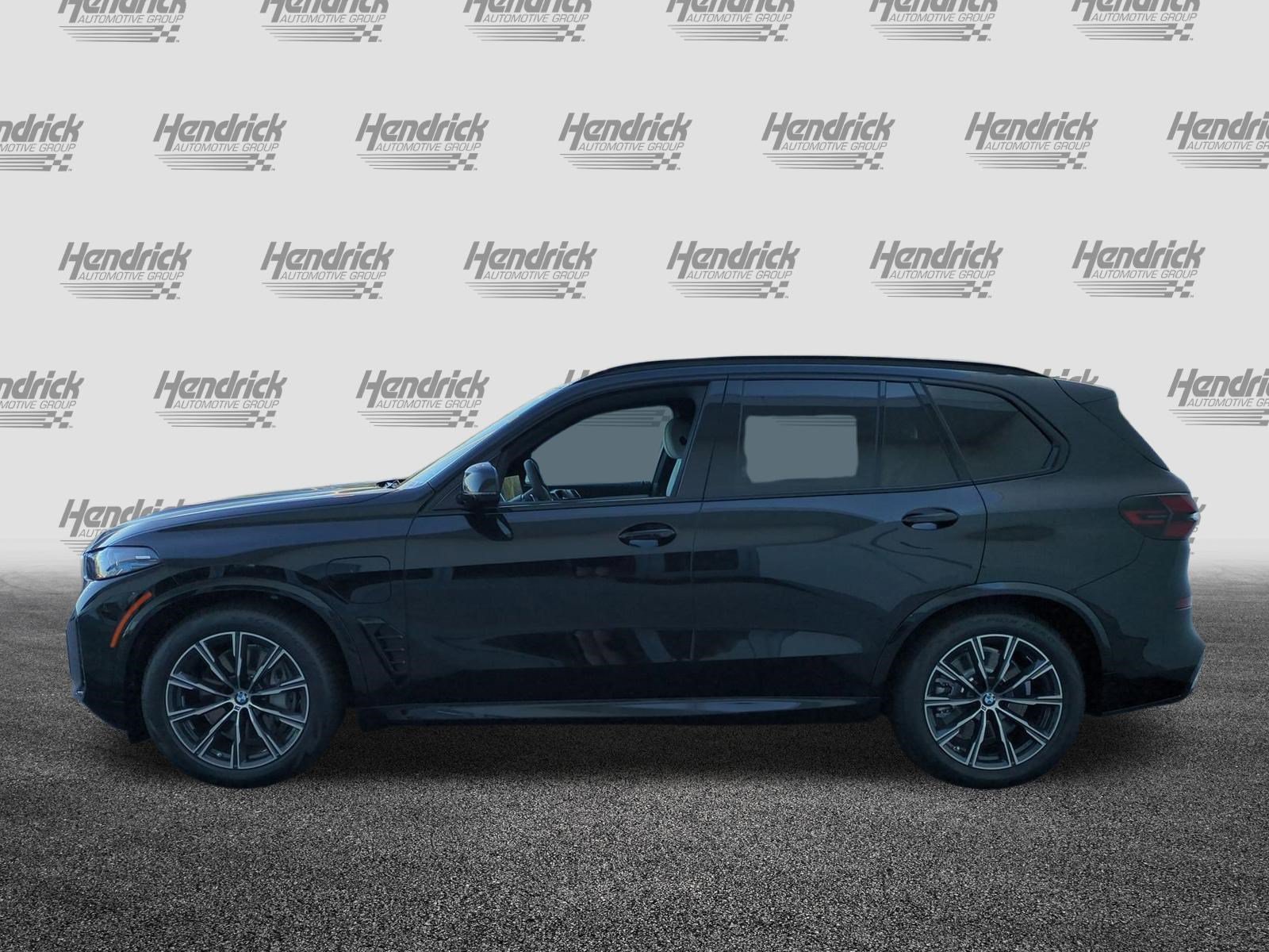 New 2026 BMW X5 xDrive50e w/ M Sport Package AWD/4WD image 7