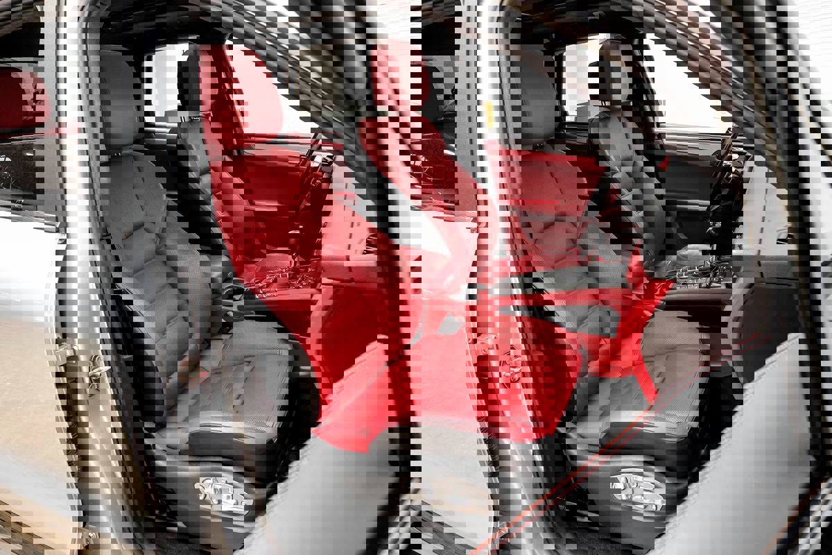 Used 2016 Porsche Macan Turbo AWD/4WD image 31