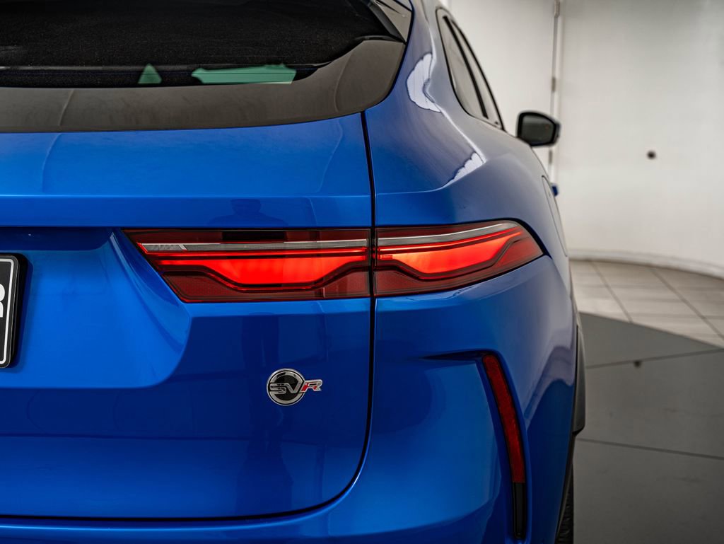Used 2022 Jaguar F-PACE SVR image 9