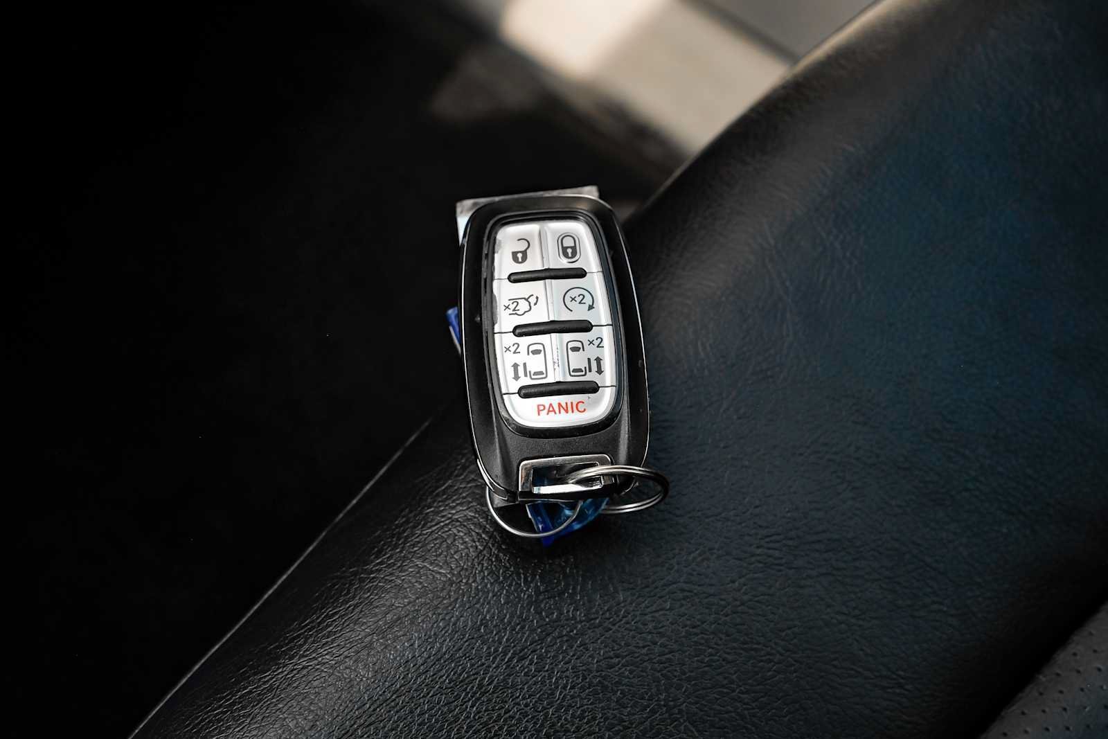 Used 2022 Chrysler Pacifica Touring-L AWD/4WD image 57