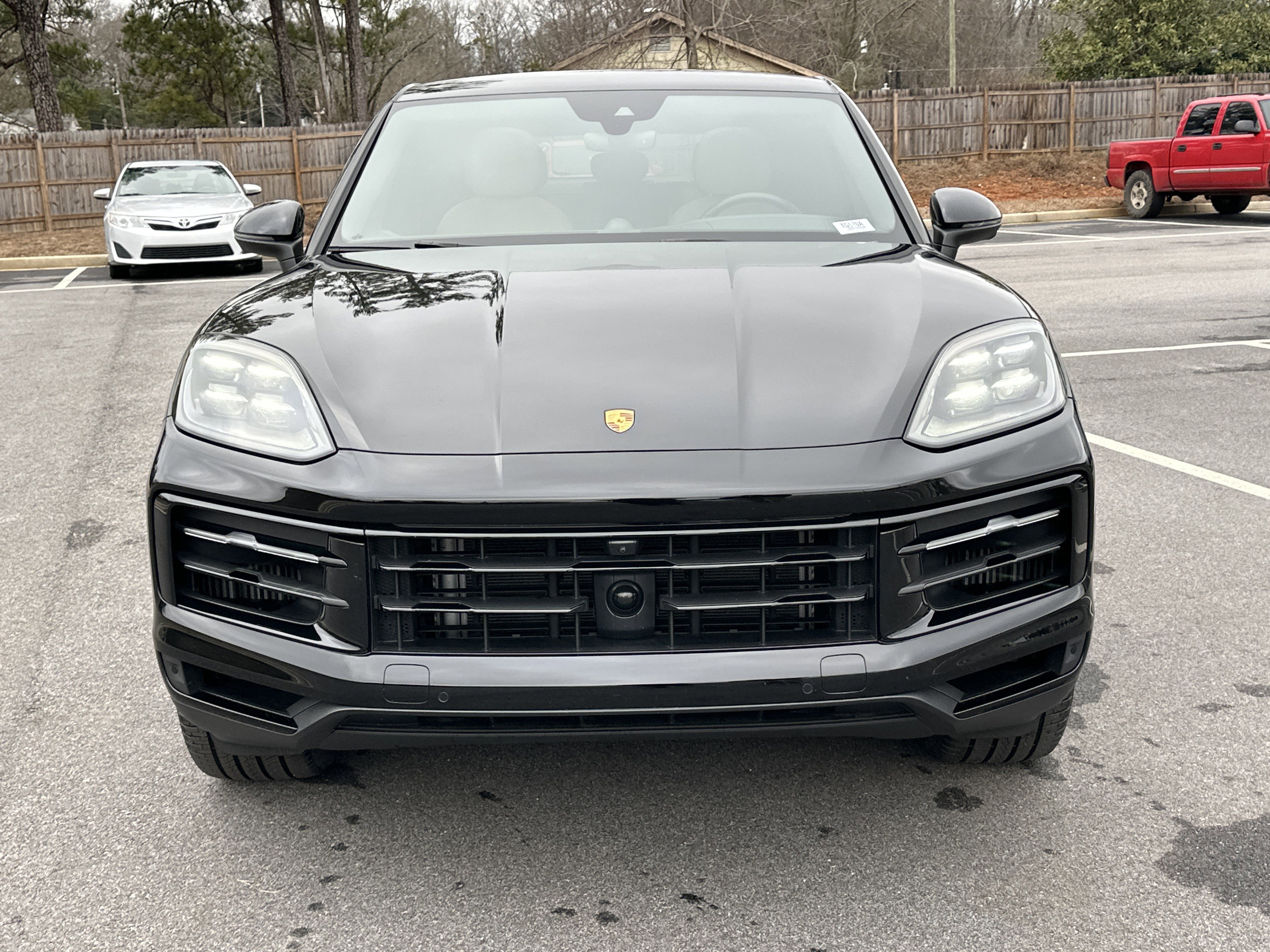 Used 2024 Porsche Cayenne Coupe image 2
