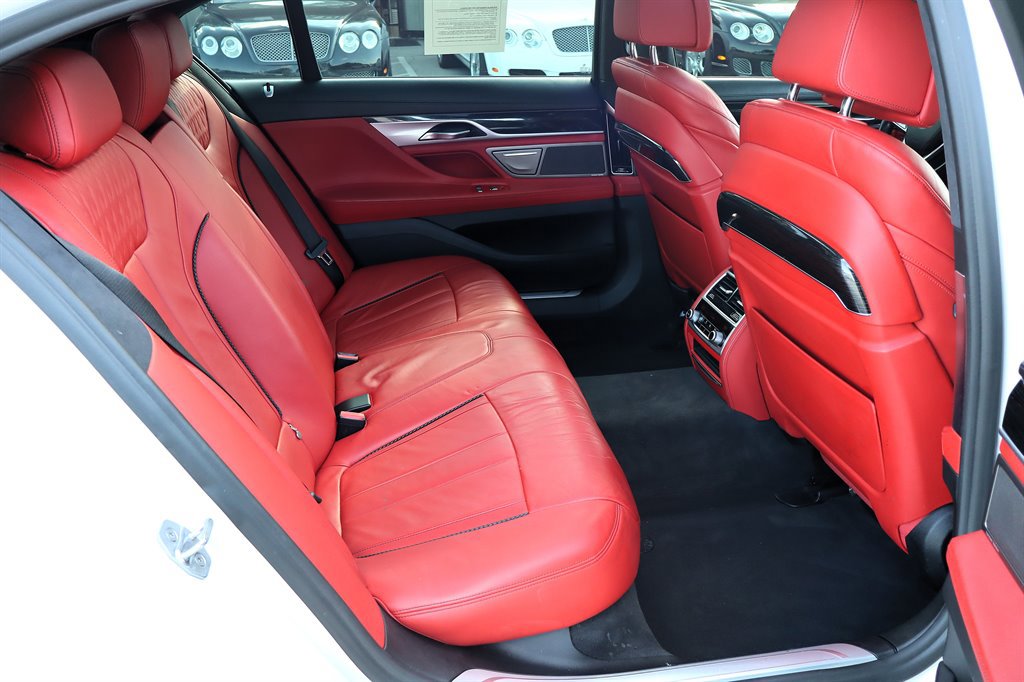 Used 2018 BMW 750i RWD image 21