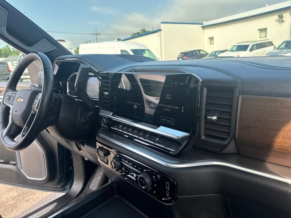 Used 2026 Chevrolet Silverado 2500 High Country w/ Technology Package AWD/4WD image 38