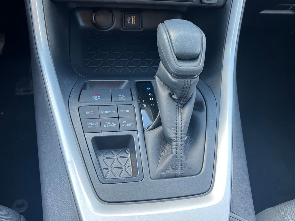 Used 2025 Toyota RAV4 XLE w/ Convenience Package image 29