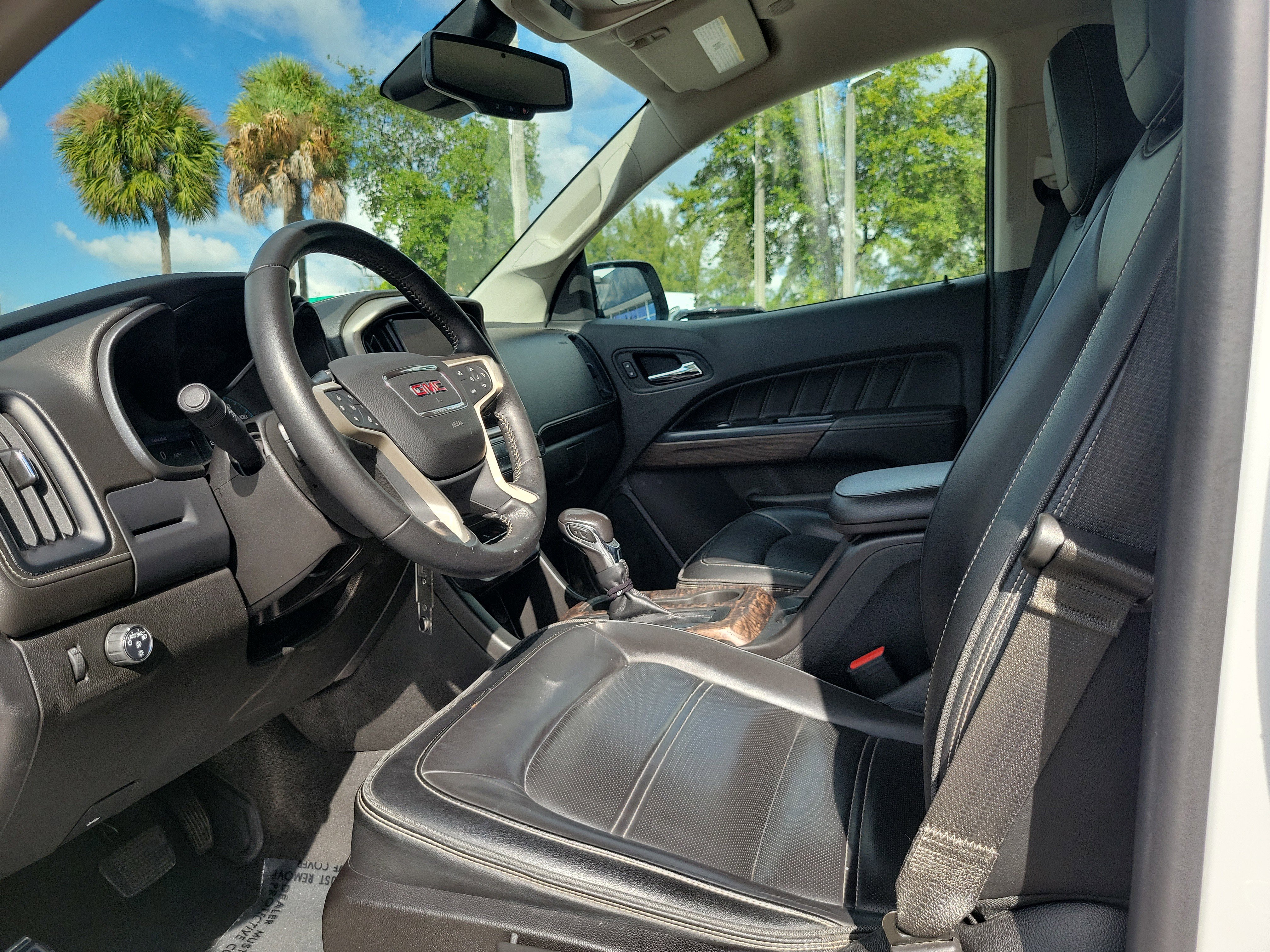 Used 2022 GMC Canyon Denali image 12