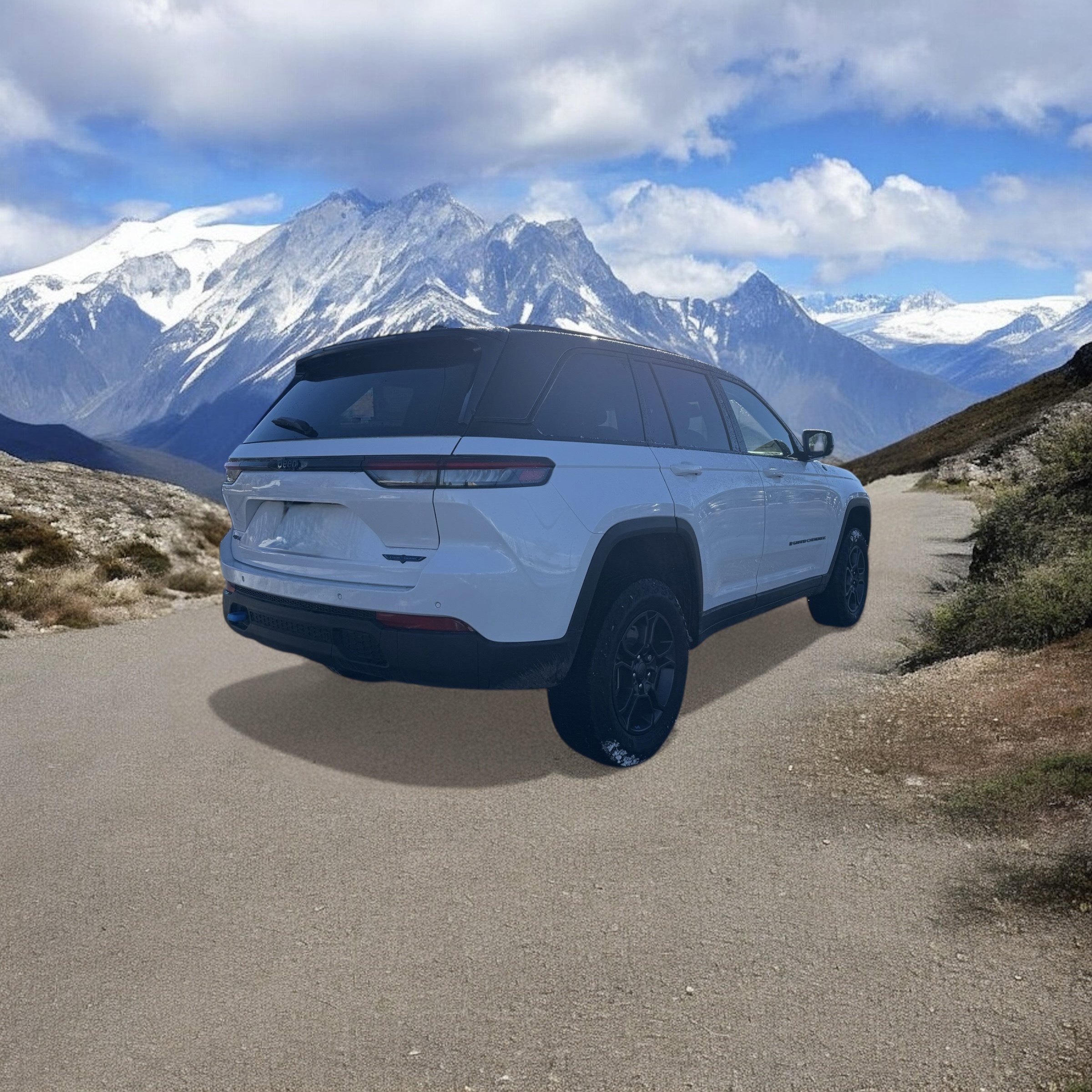 Used 2024 Jeep Grand Cherokee Trailhawk image 5