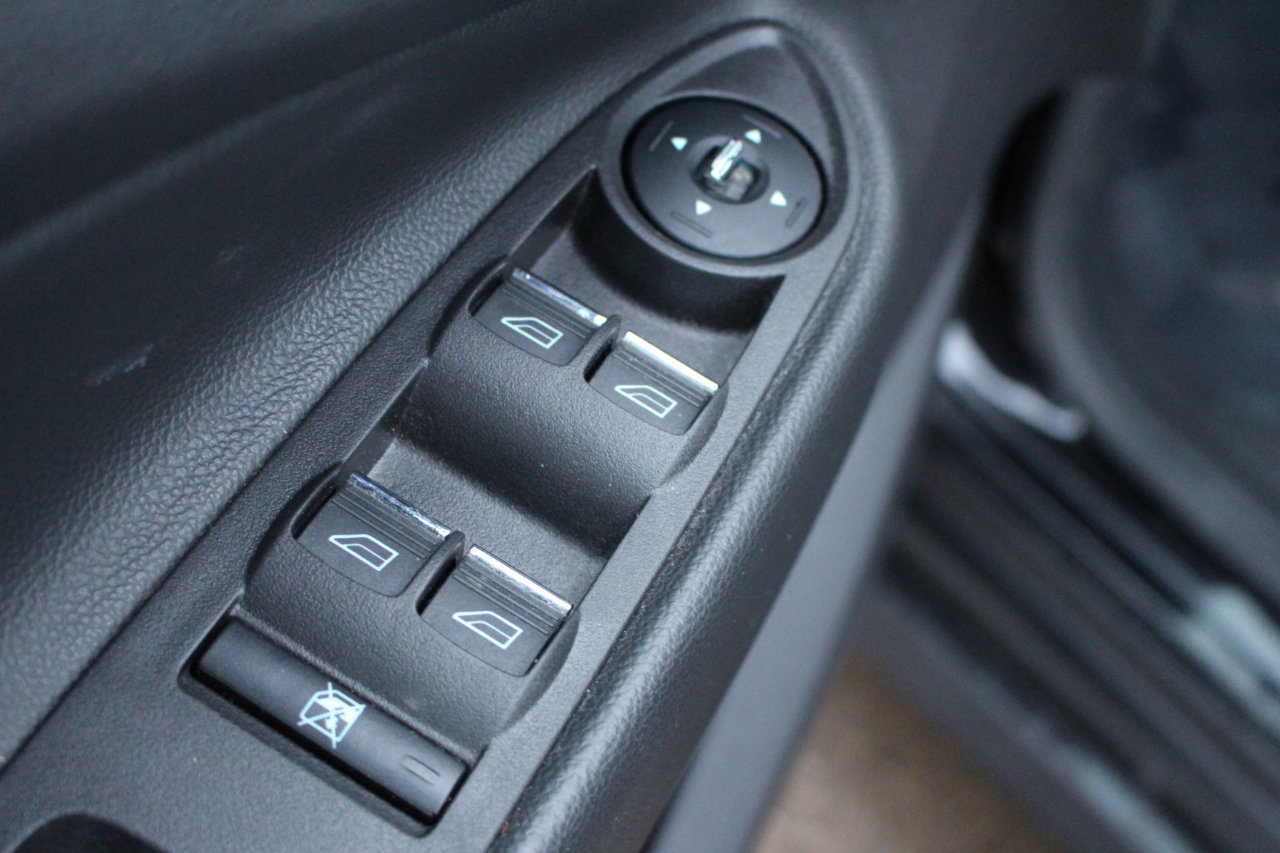 Used 2013 Ford C-MAX SEL image 12