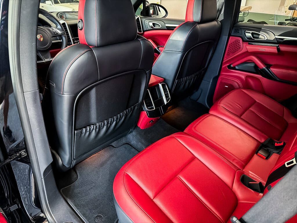 Used 2014 Porsche Cayenne Diesel AWD/4WD image 20