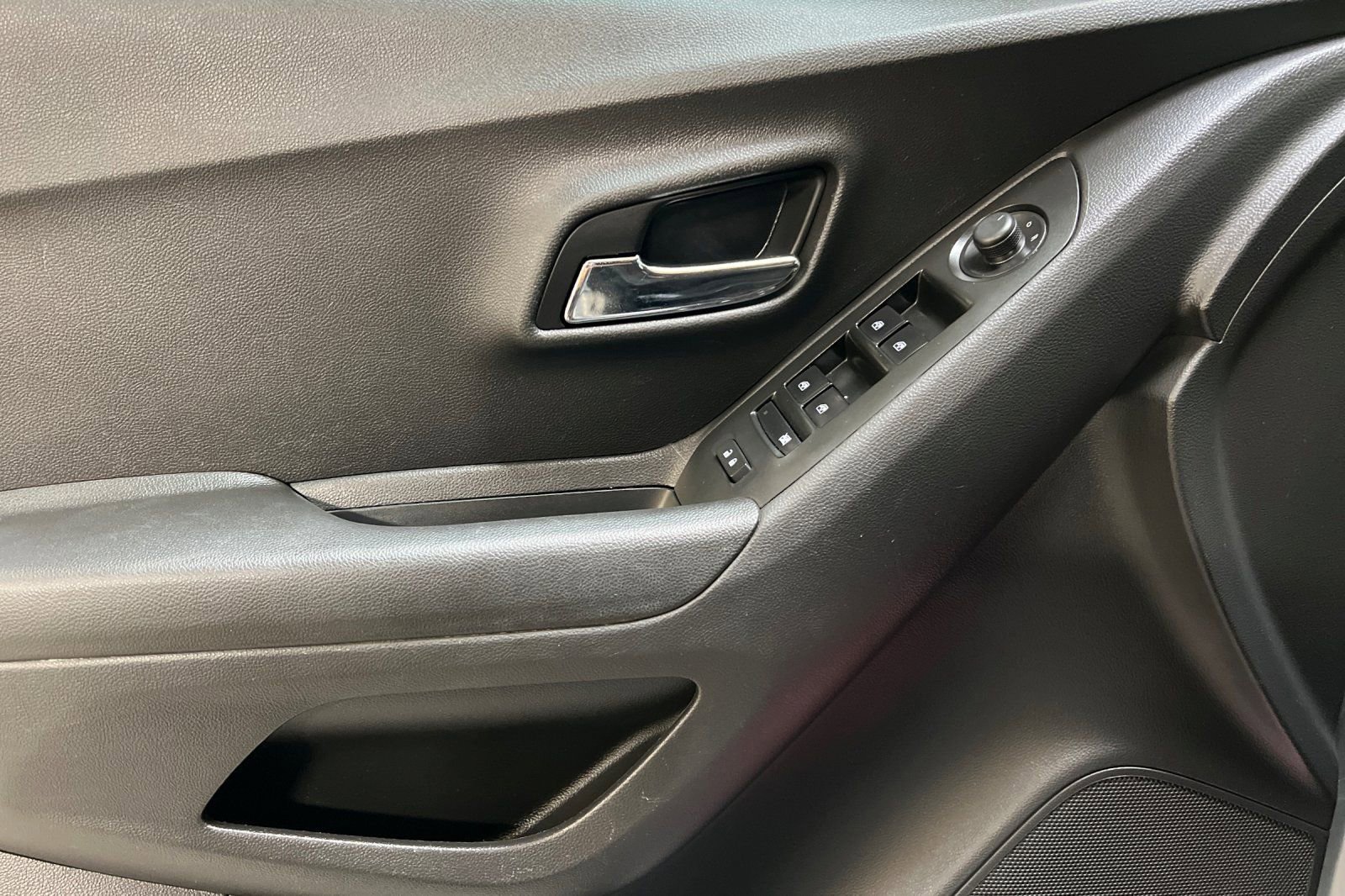 Used 2021 Chevrolet Trax LT image 11