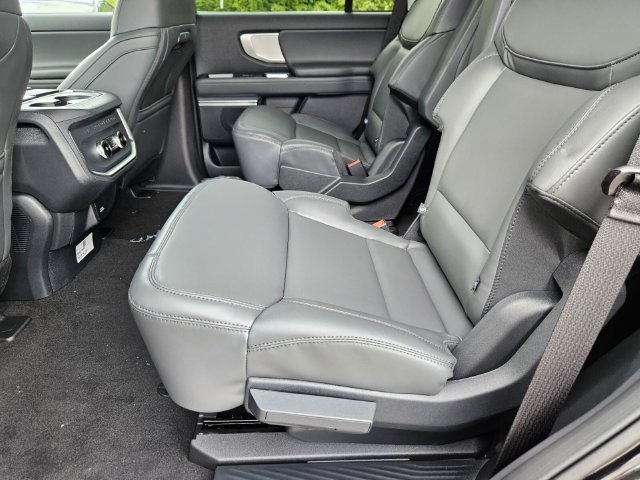 New 2026 Ford Expedition Active RWD image 16