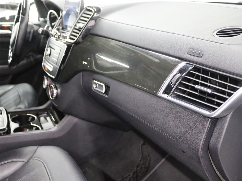 Used 2018 Mercedes-Benz GLE 43 AMG 4MATIC image 32