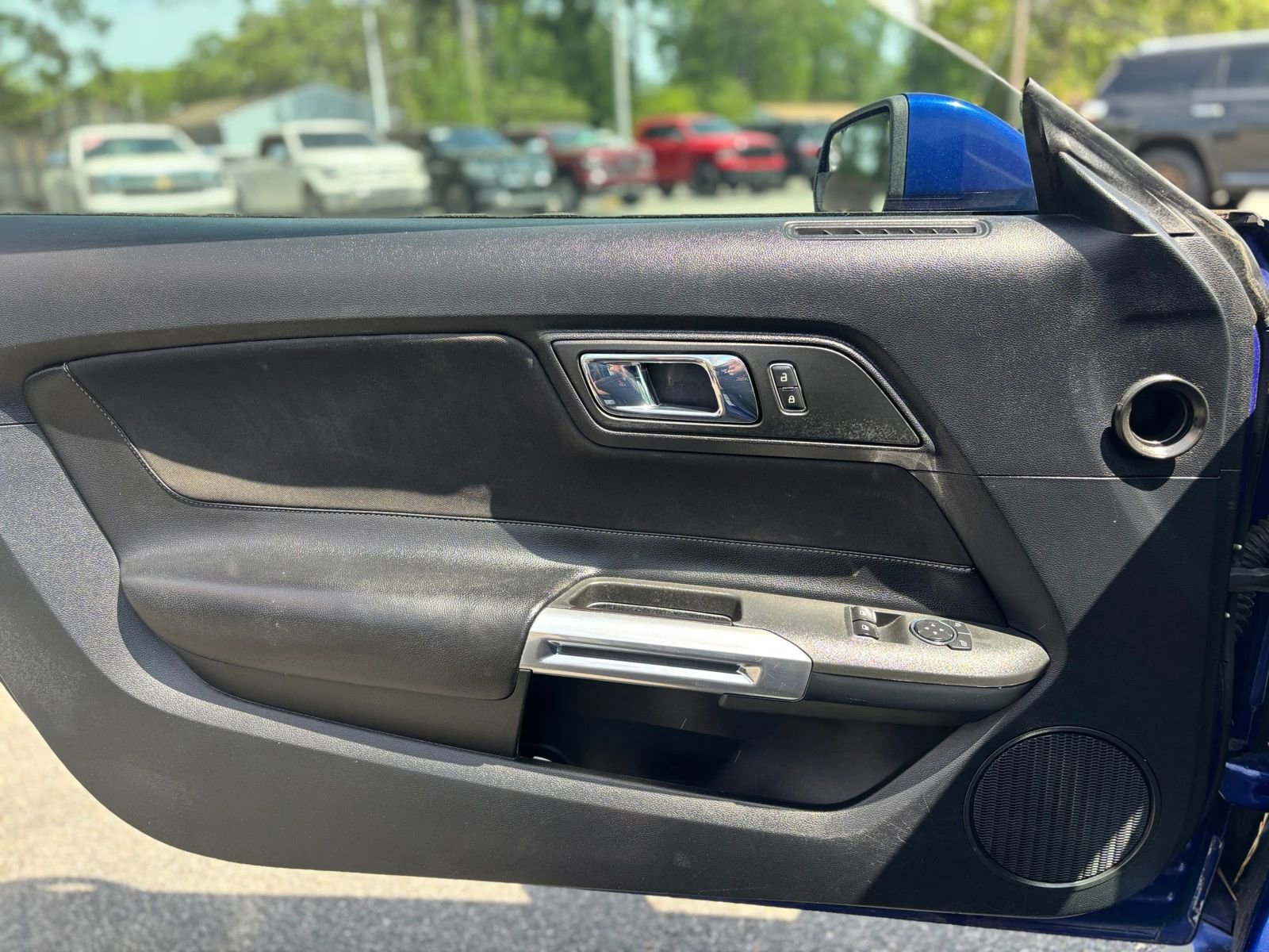 Used 2015 Ford Mustang Coupe image 11