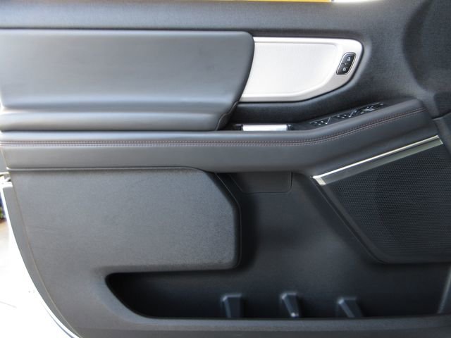 Certified 2025 Ford Expedition Active image 9