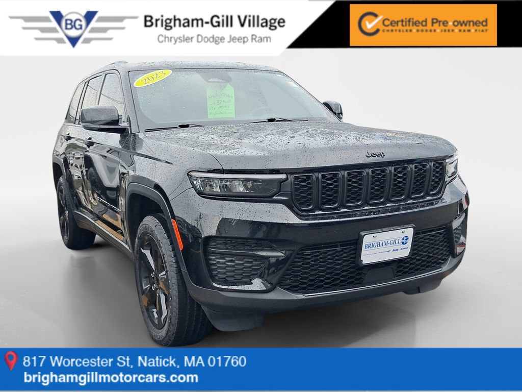 Certified 2023 Jeep Grand Cherokee Altitude AWD/4WD image 1