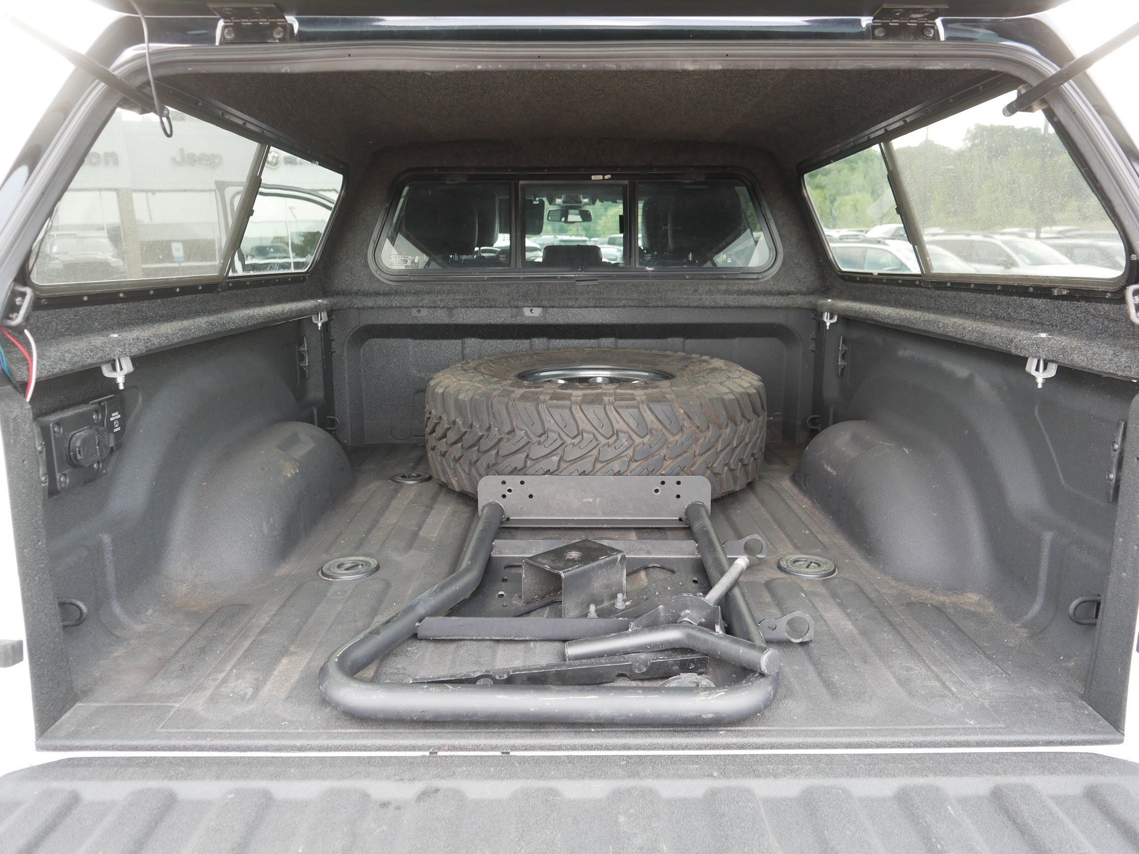 Used 2021 RAM 2500 Laramie w/ Night Edition AWD/4WD image 18