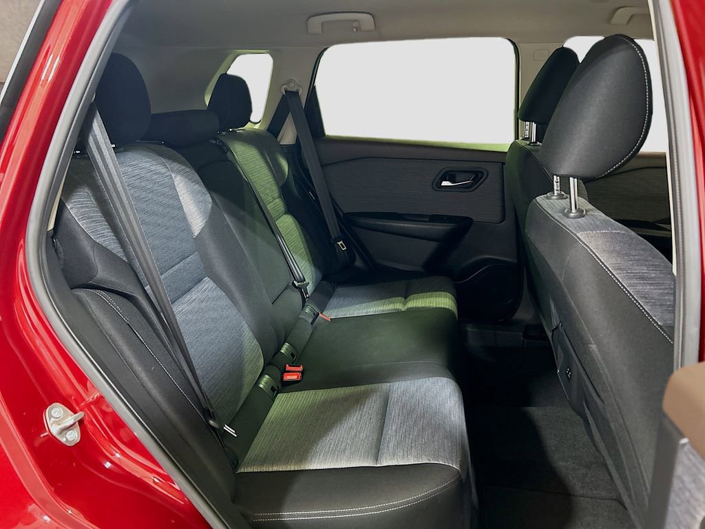 Used 2023 Nissan Rogue SV FWD image 23