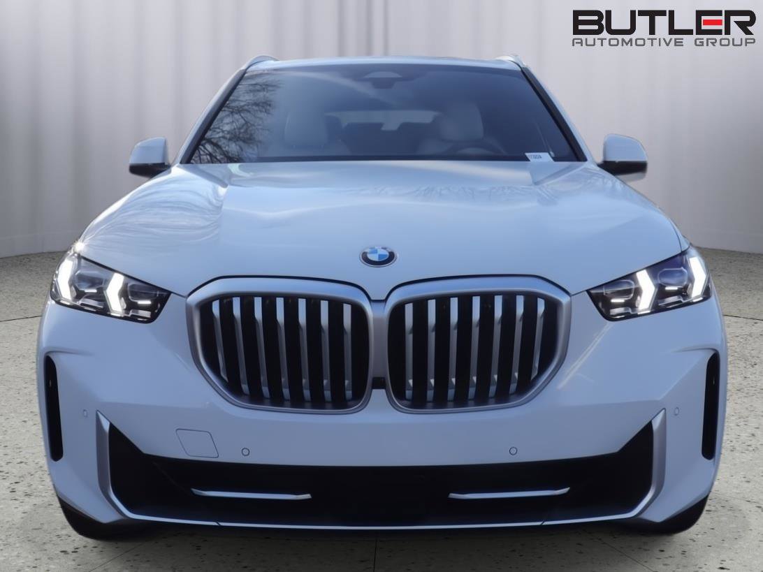 Used 2024 BMW X5 xDrive40i w/ Premium Package image 2