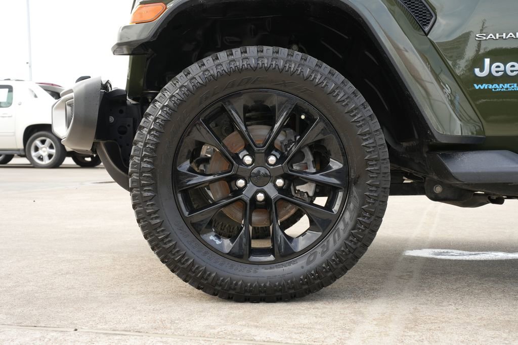 Used 2021 Jeep Wrangler Unlimited Sahara w/ Cold Weather Group AWD/4WD image 27