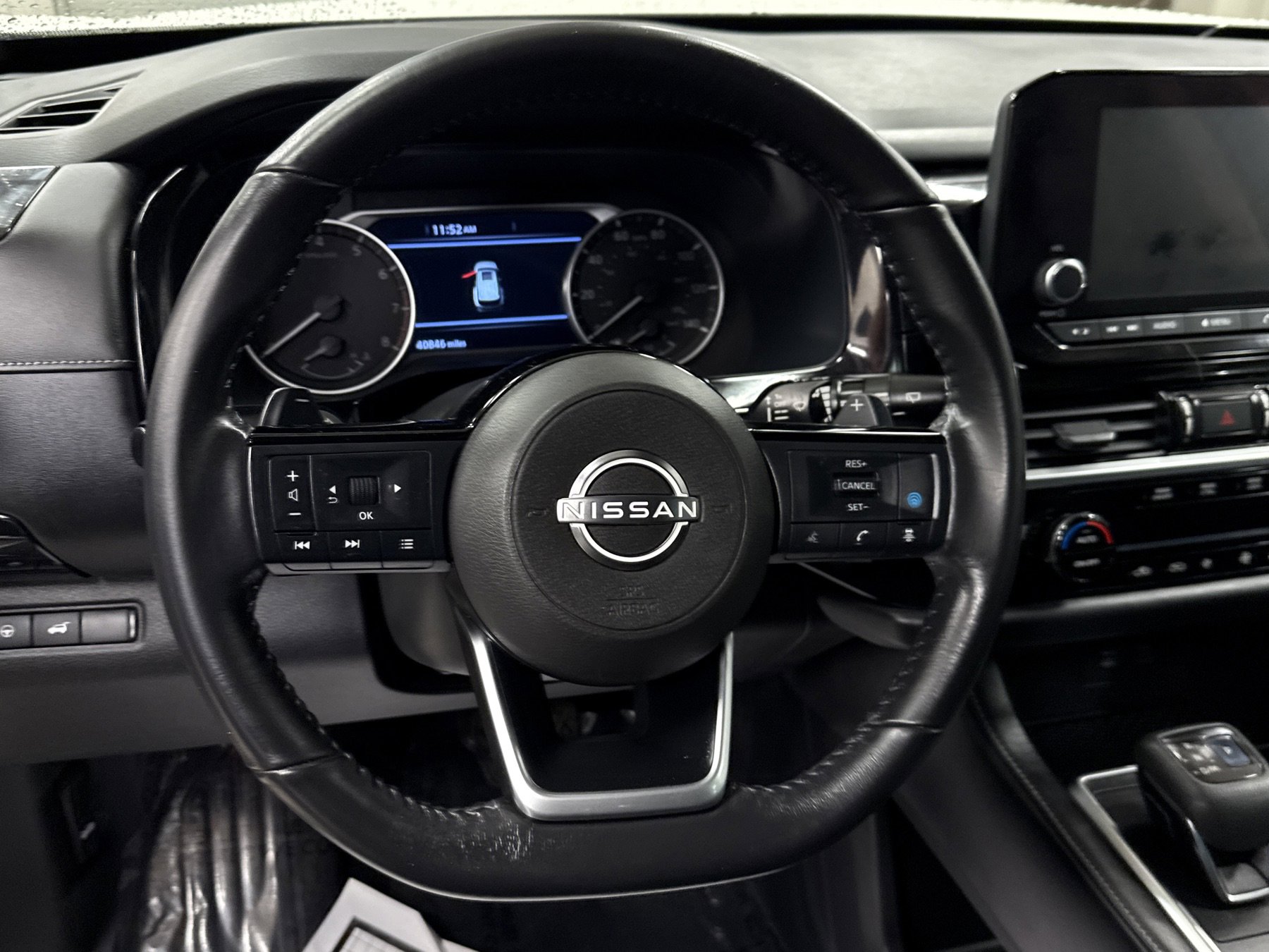 Used 2022 Nissan Pathfinder SV w/ SV Premium Package image 7