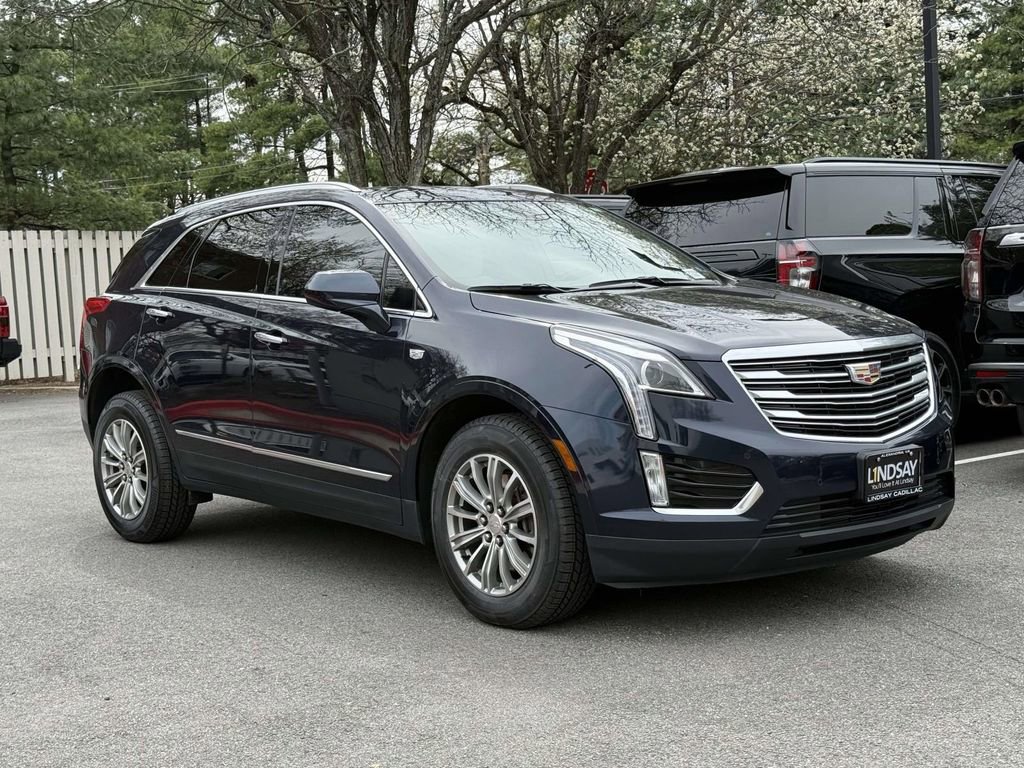 Used 2017 Cadillac XT5 Luxury w/ Driver Awareness Package image 9