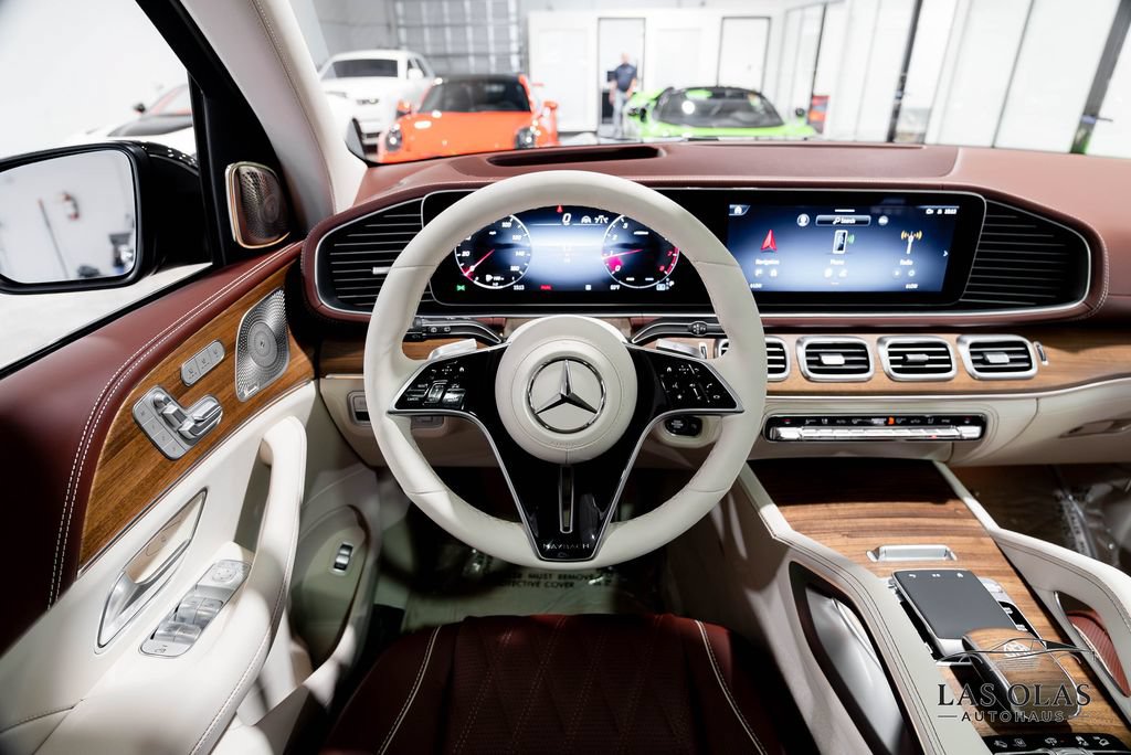 Used 2026 Mercedes-Benz Maybach GLS 600 4MATIC image 35