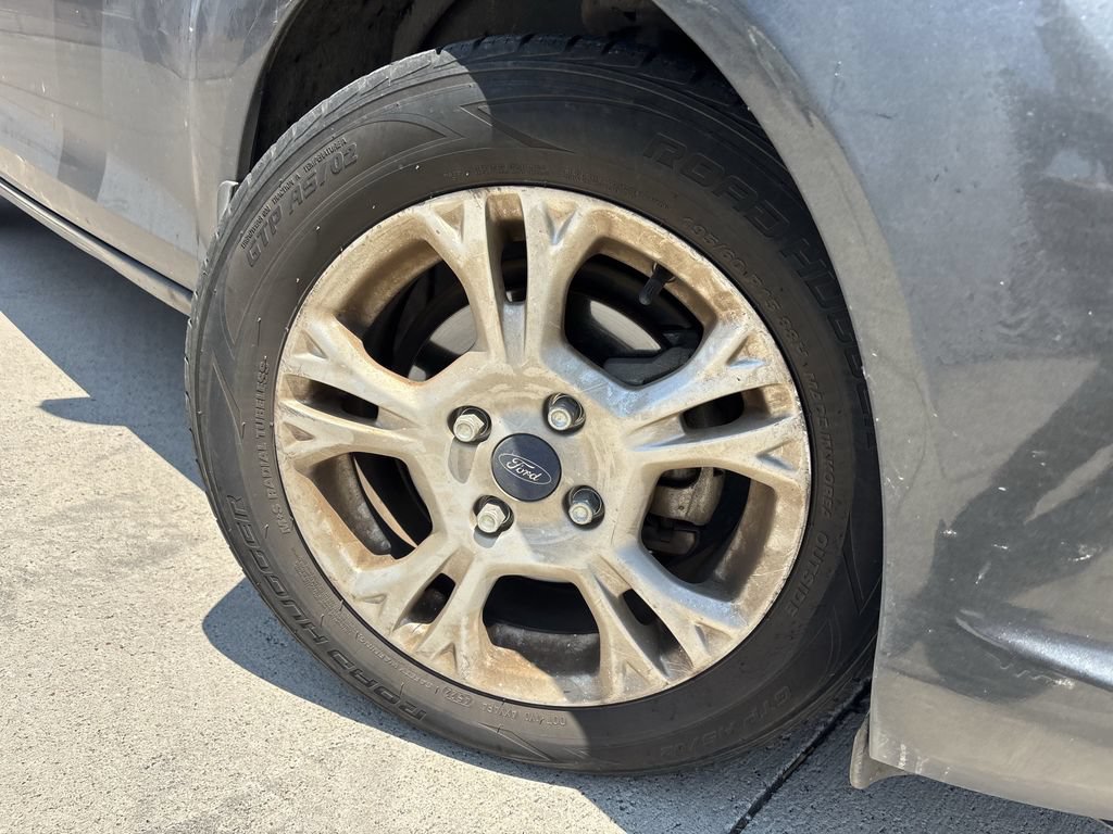 Used 2015 Ford Fiesta SE w/ Comfort Package FWD image 7