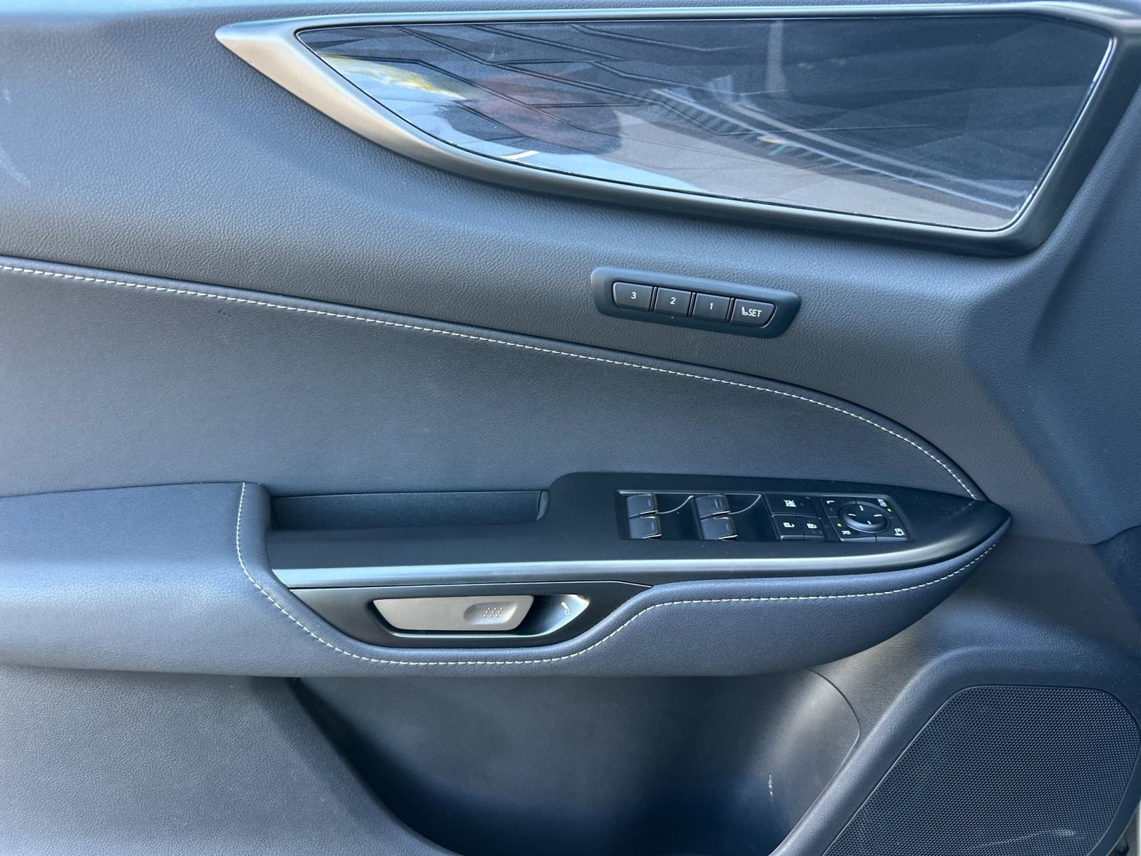 Used 2025 Lexus NX 250 FWD w/ Premium Package image 11