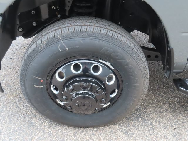 New 2026 RAM 3500 Big Horn AWD/4WD image 17