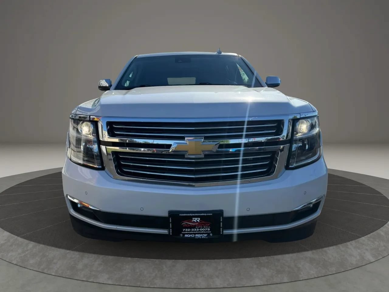 Used 2017 Chevrolet Suburban Premier AWD/4WD image 4