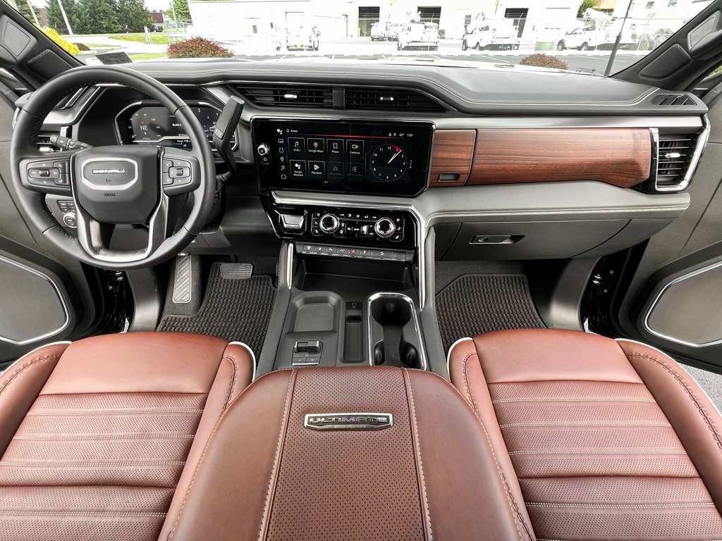 Used 2025 GMC Sierra 3500 Denali Ultimate image 4