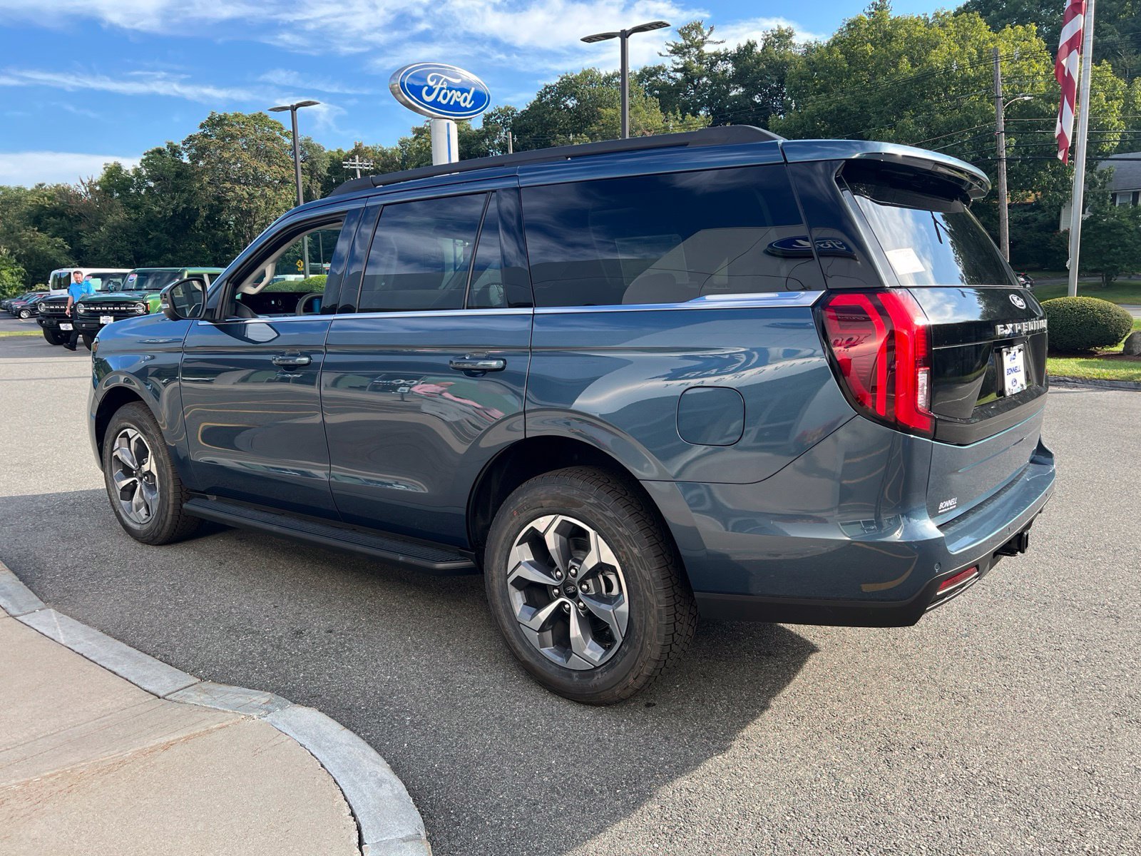 New 2027 Ford Expedition Active AWD/4WD image 4