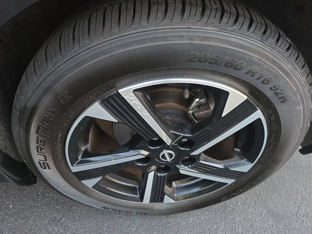 Used 2024 Nissan Sentra SV FWD image 26