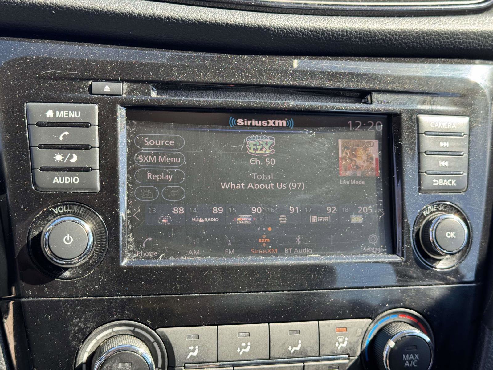 Used 2019 Nissan Rogue S image 24