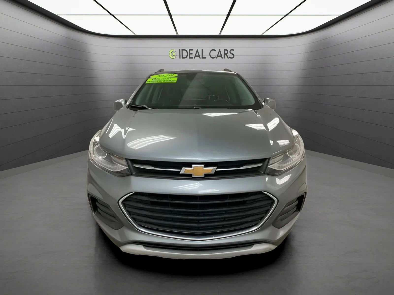 Used 2020 Chevrolet Trax LT w/ LT Convenience Package FWD image 2
