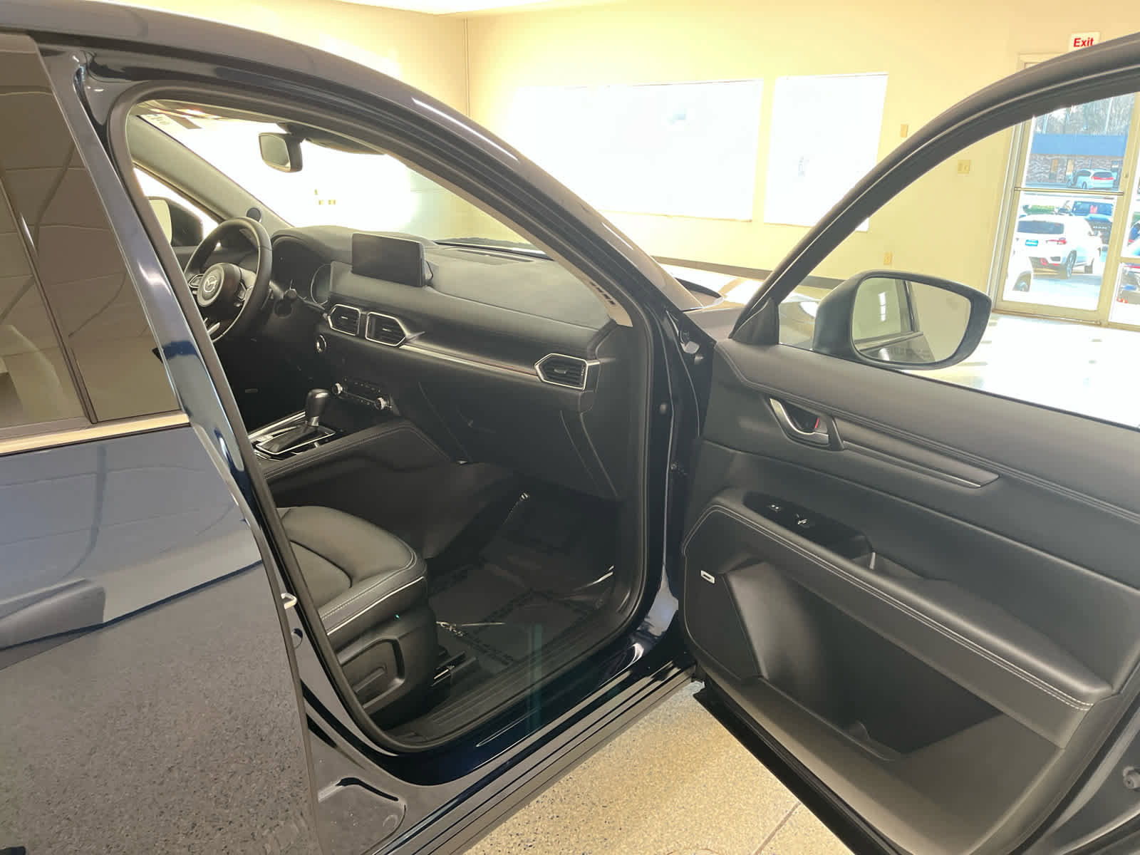 Used 2025 MAZDA CX-5 AWD 2.5 S w/ Premium Plus Pkg image 13