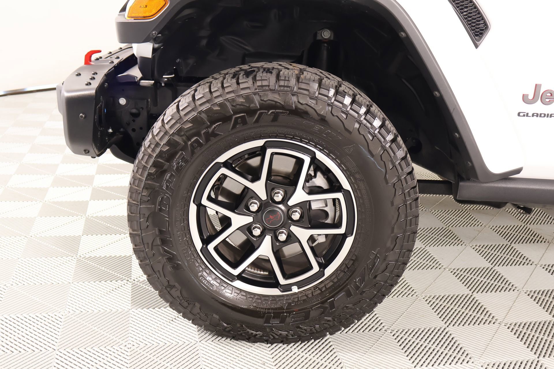 Used 2025 Jeep Gladiator Rubicon AWD/4WD image 18