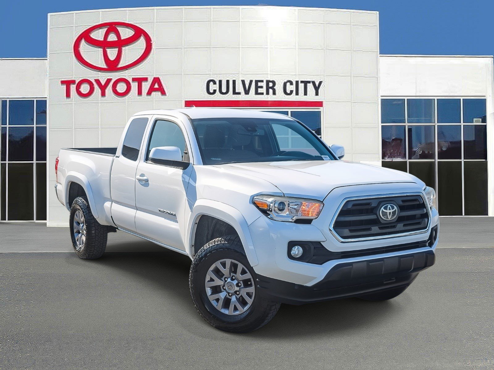 Used 2019 Toyota Tacoma SR5 AWD/4WD image 1