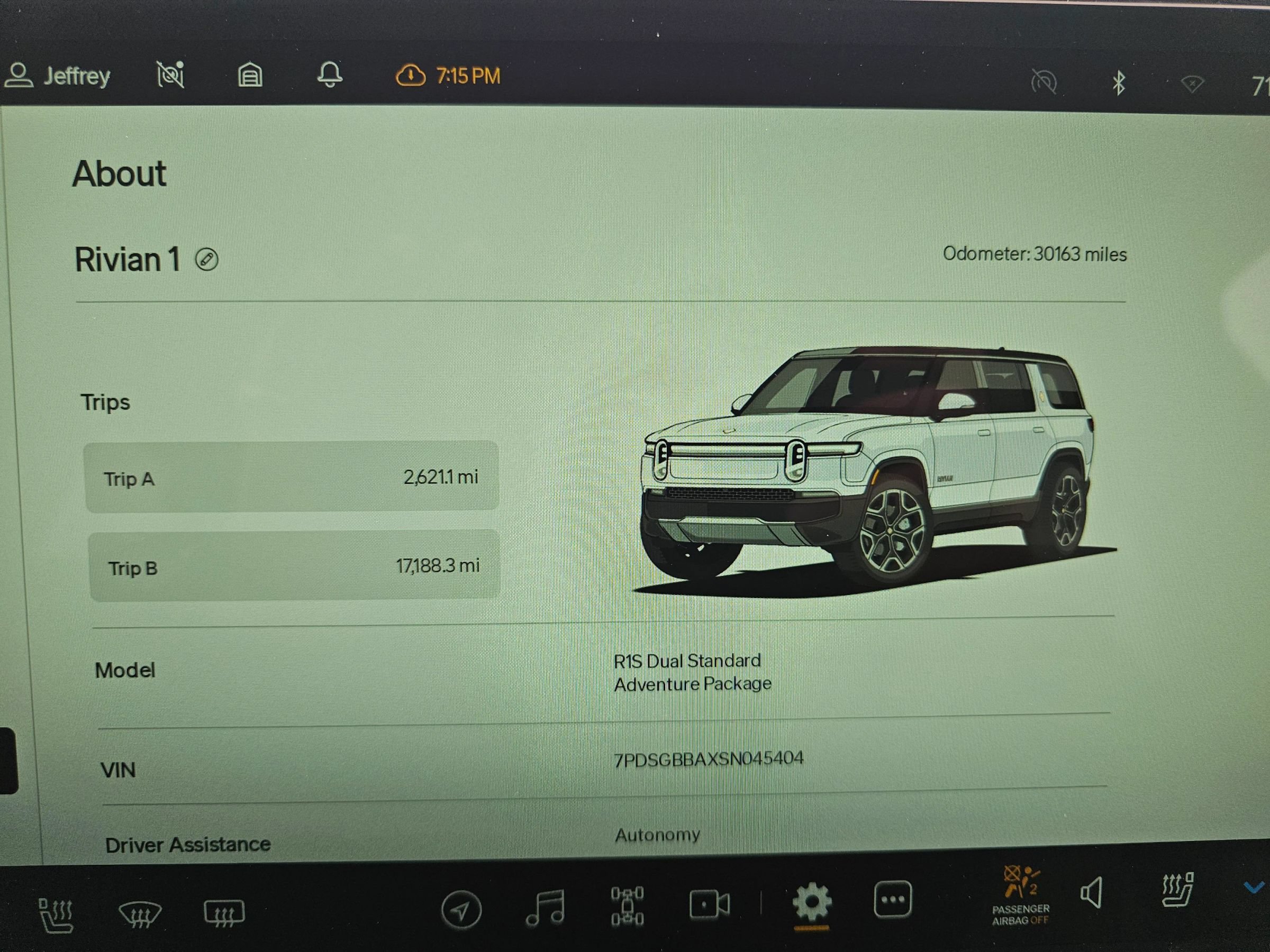 Used 2025 Rivian R1S Adventure Dual AWD/4WD image 19