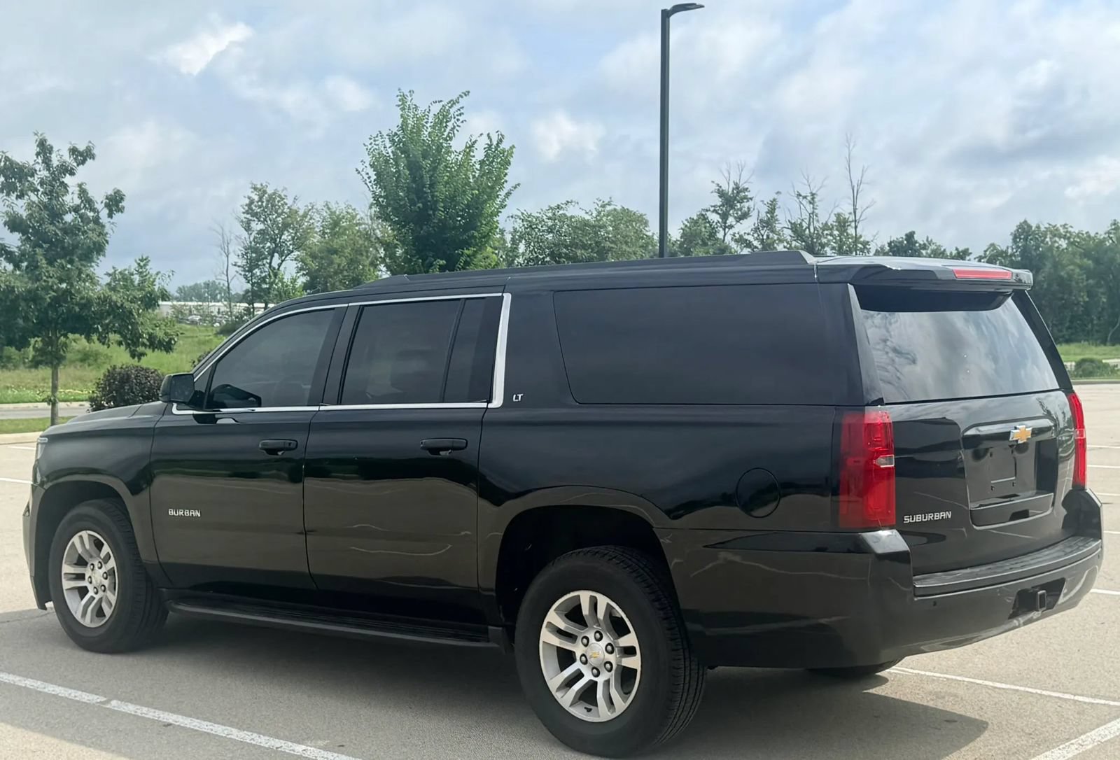 Used 2015 Chevrolet Suburban LT AWD/4WD image 3