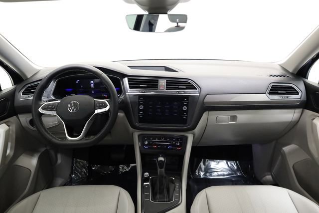 Used 2023 Volkswagen Tiguan SE image 14