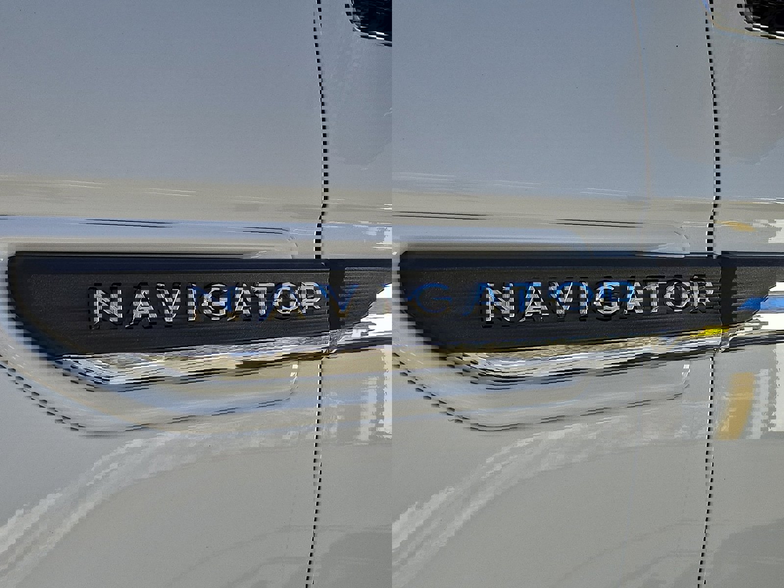 Used 2023 Lincoln Navigator Reserve image 32