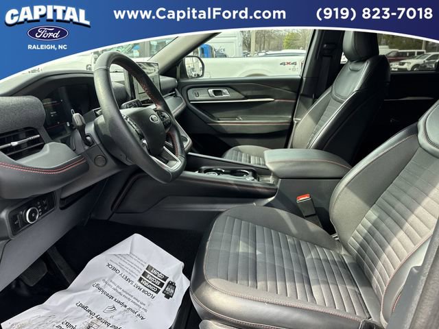 Certified 2025 Ford Explorer ST-Line w/ Premium Package AWD/4WD image 17